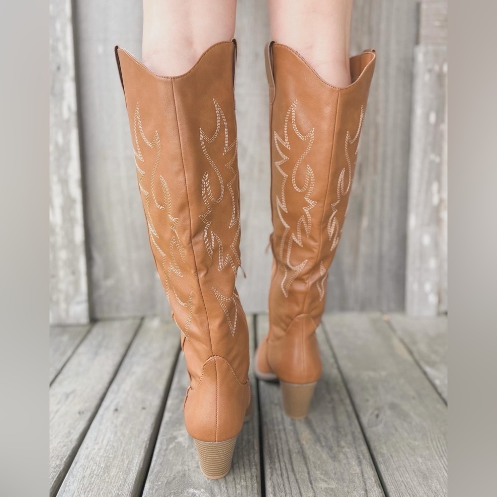 TAN KNEE HIGH SMOOTH COWBOY BOOT WITH WESTERN EMBROIDERY - Picture 3 of 3